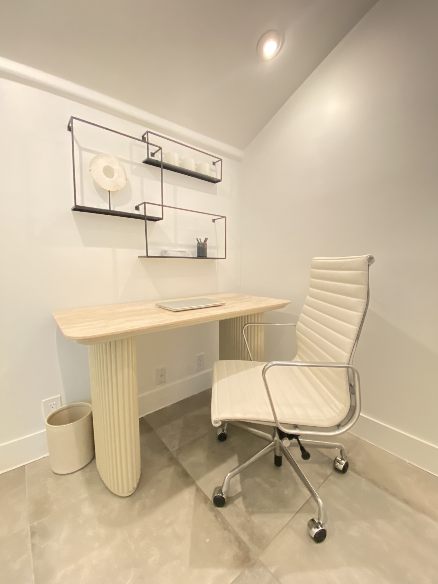 Kater Interior
