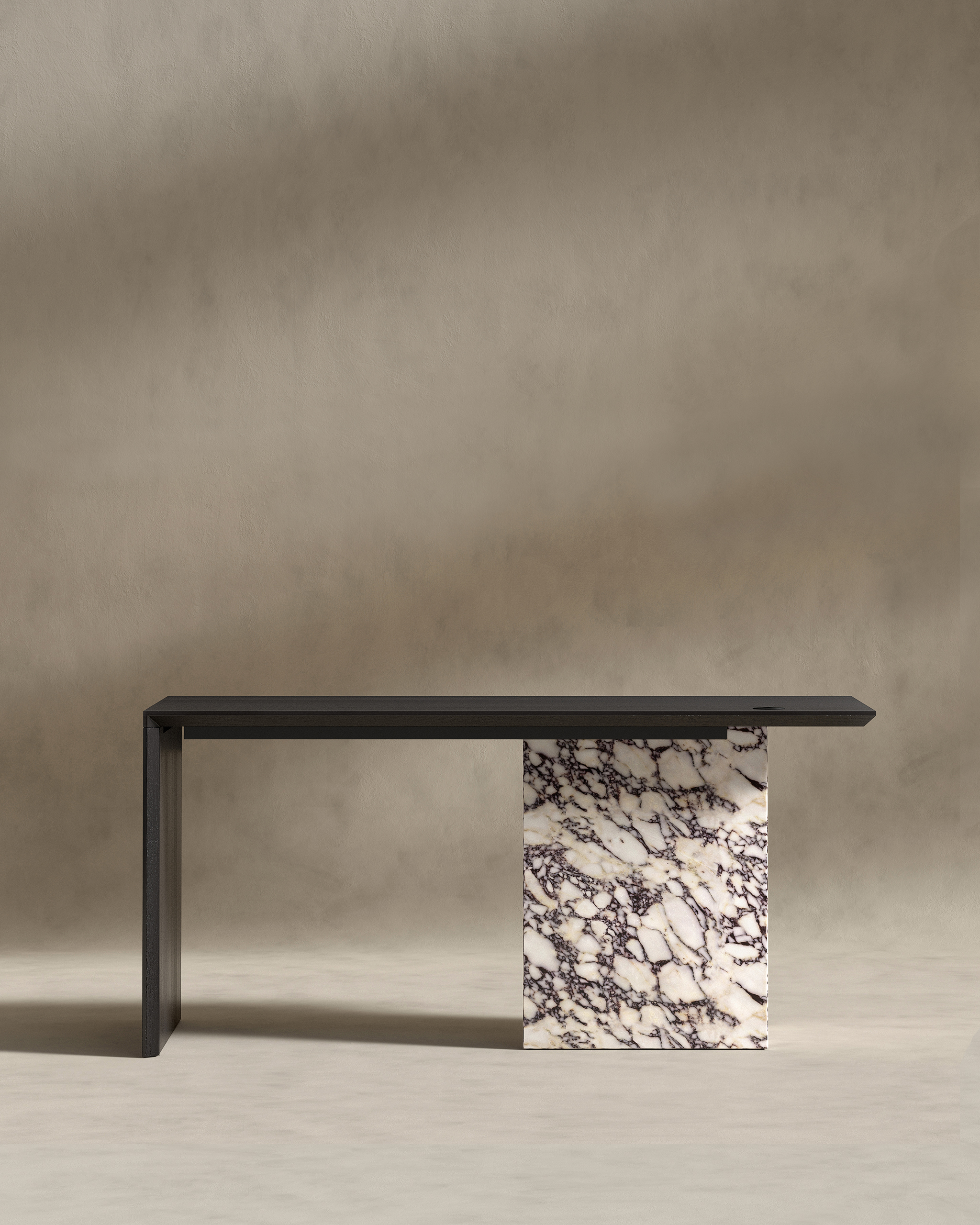 Gia Desk (Black Label)