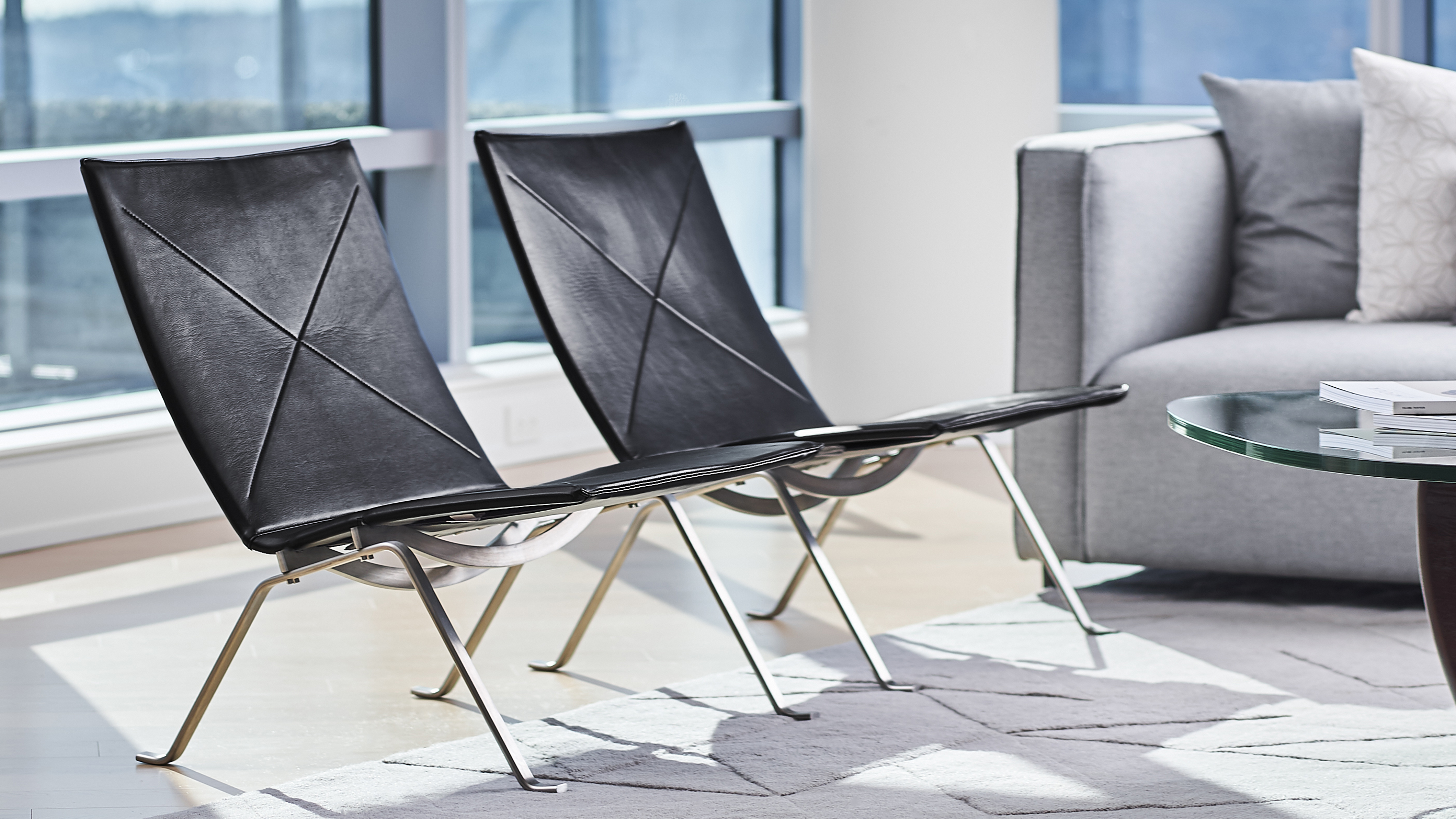 PK22 Easy Chair