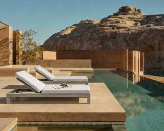 Heritage Outdoor Lounger