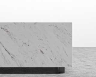 Liza Coffee Table Grande – Carrara – 40 x 40