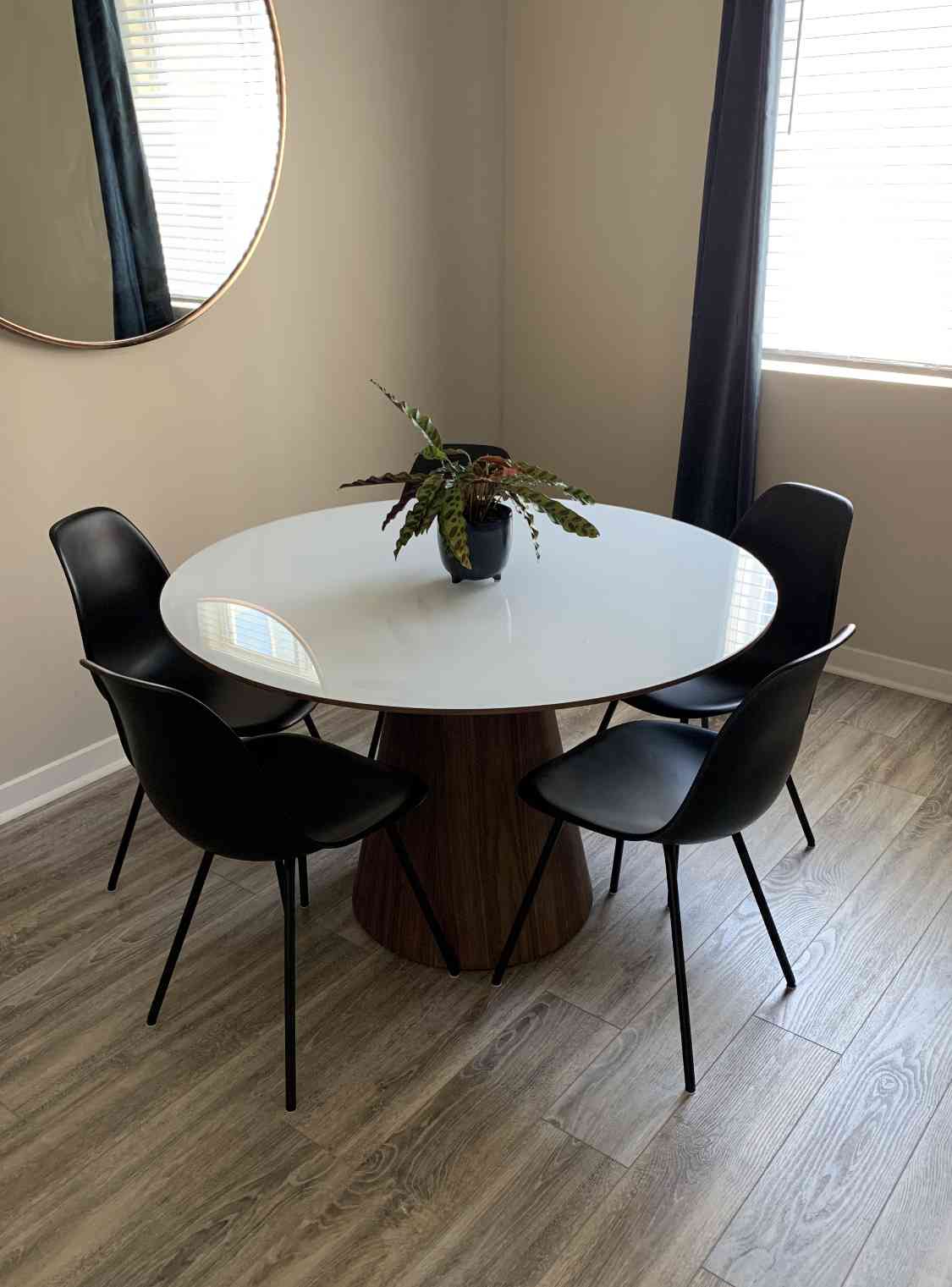 Winston Dining Table Round 48" | Mid Century Modern