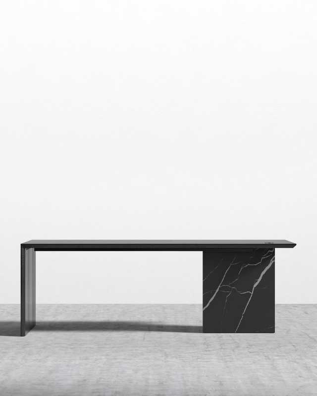 Gia Desk