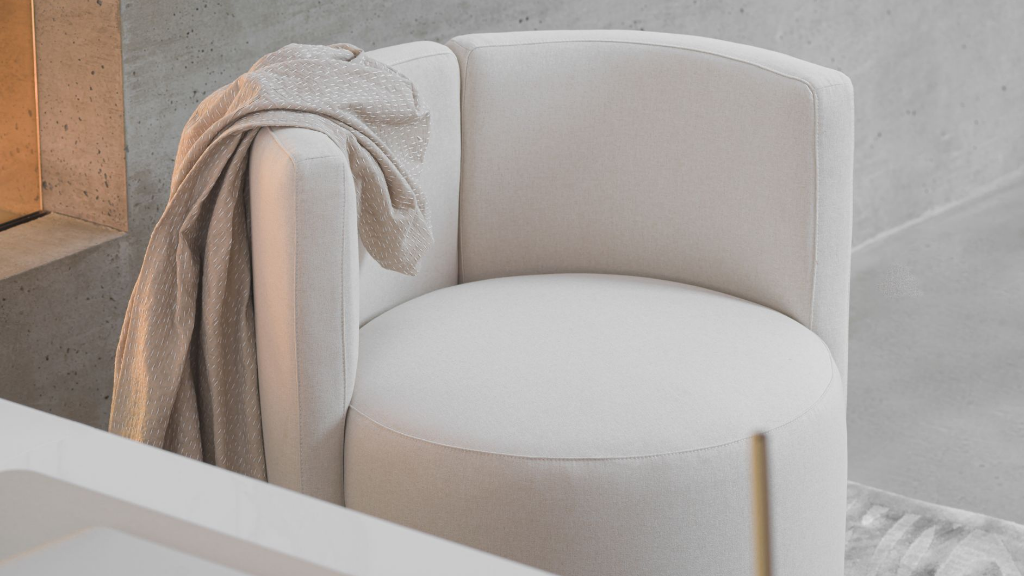Nova Lounge Chair